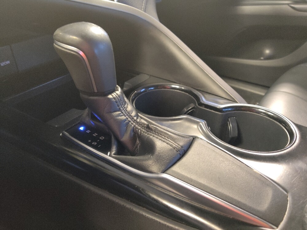 2018 Toyota Camry in Metairie, LA 70006 - 18132697 26