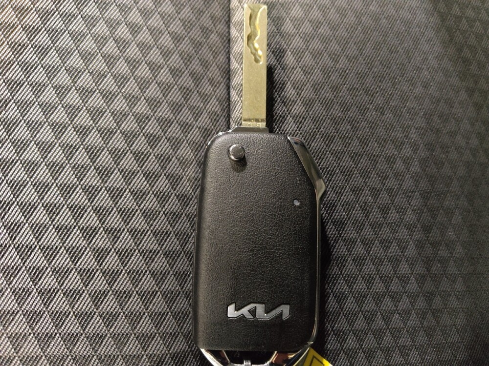 2025 Kia Soul in Arlington, TX 76011 - 18132707 32