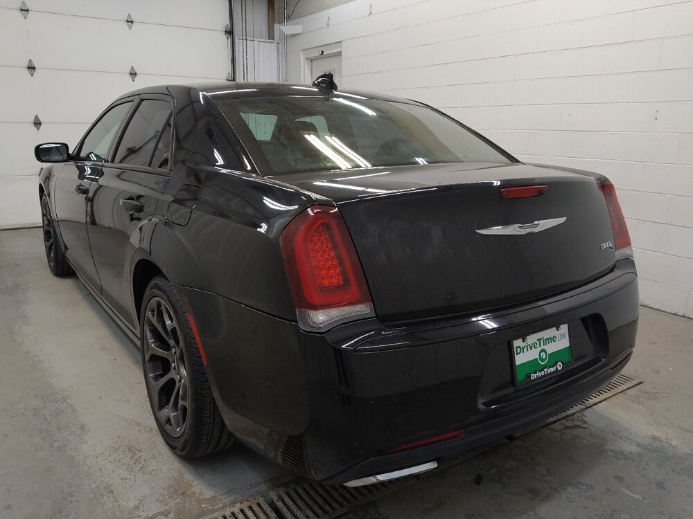 2017 Chrysler 300 in Fairfield, OH 45014 - 18132708 5