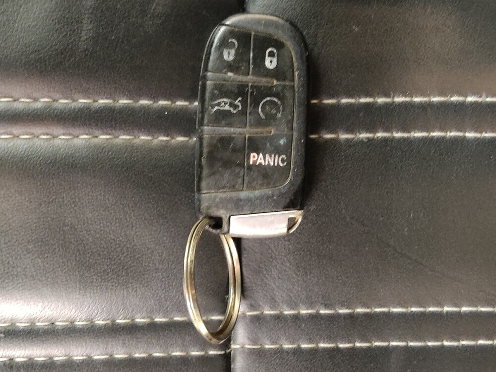 2017 Chrysler 300 in Fairfield, OH 45014 - 18132708 32