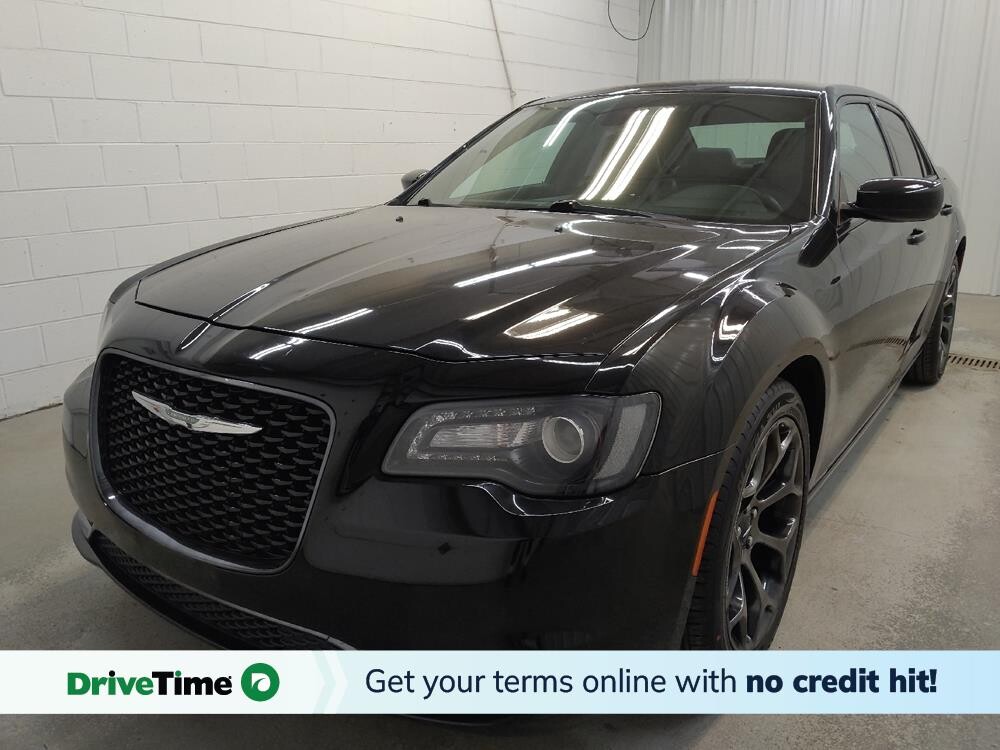 2017 Chrysler 300 in Fairfield, OH 45014 - 18132708