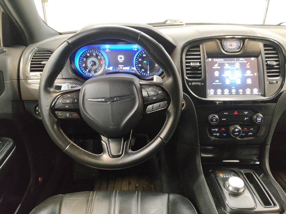 2017 Chrysler 300 in Fairfield, OH 45014 - 18132708 22