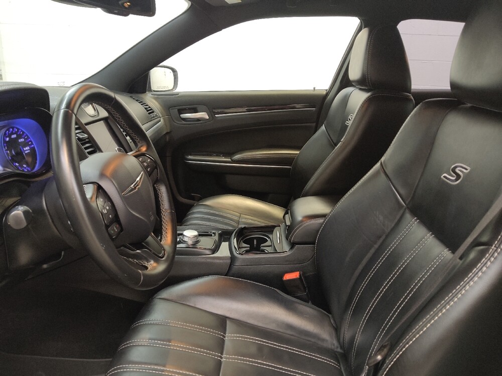 2017 Chrysler 300 in Fairfield, OH 45014 - 18132708 17