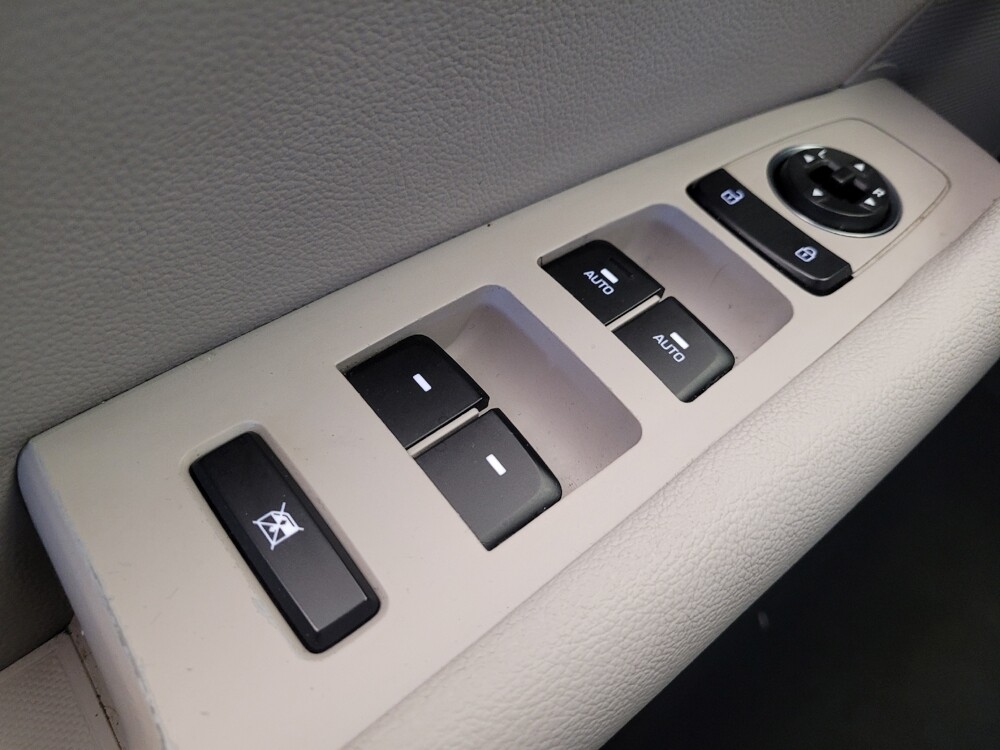 2015 Hyundai Sonata in Columbus, OH 43228 - 18132714 27