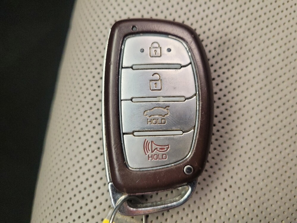 2015 Hyundai Sonata in Columbus, OH 43228 - 18132714 32