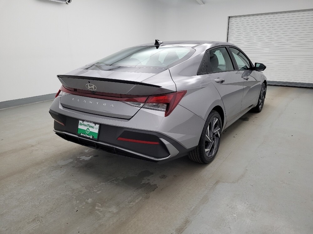 2025 Hyundai Elantra in Fairfield, OH 45014 - 18132716 9