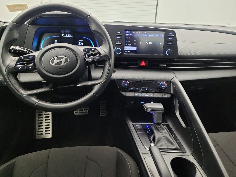 2025 Hyundai Elantra in Fairfield, OH 45014 - 18132716 22