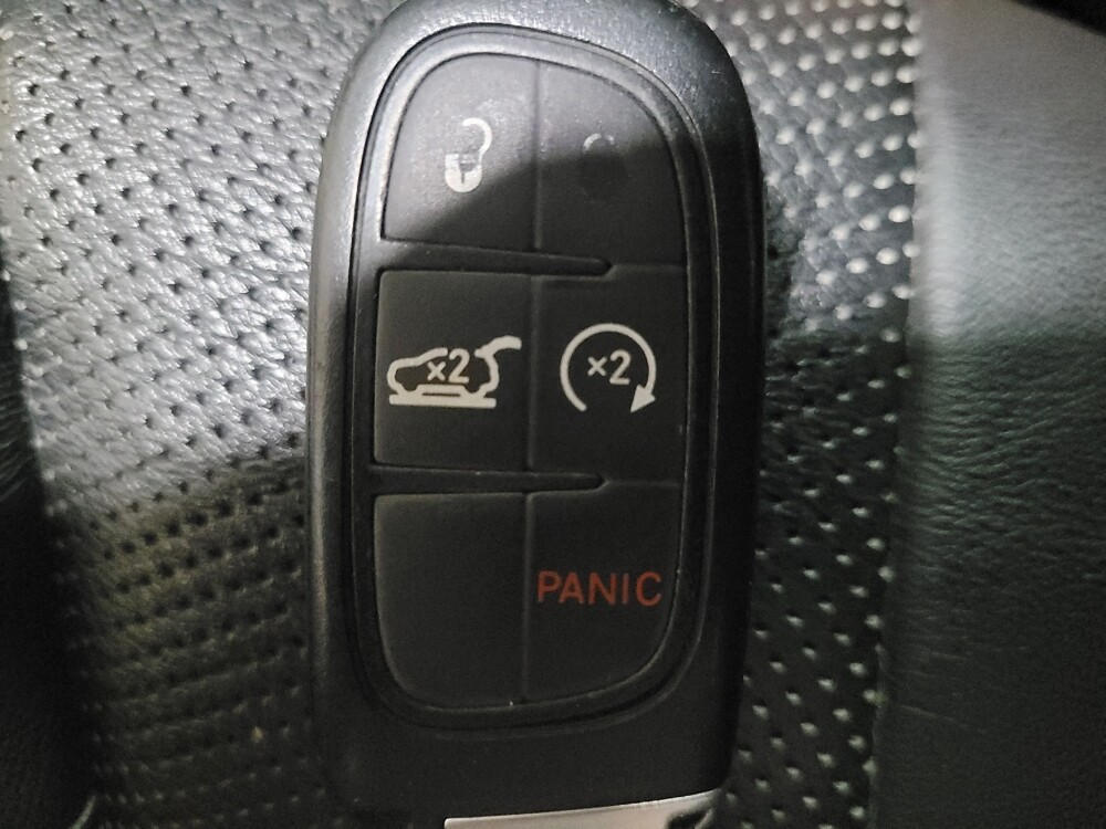 2019 Jeep Cherokee in Newport News, VA 23601 - 18132732 32