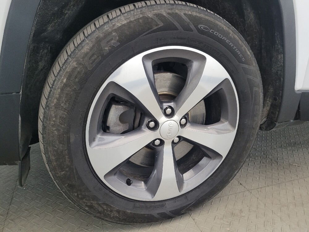 2019 Jeep Cherokee in Newport News, VA 23601 - 18132732 31