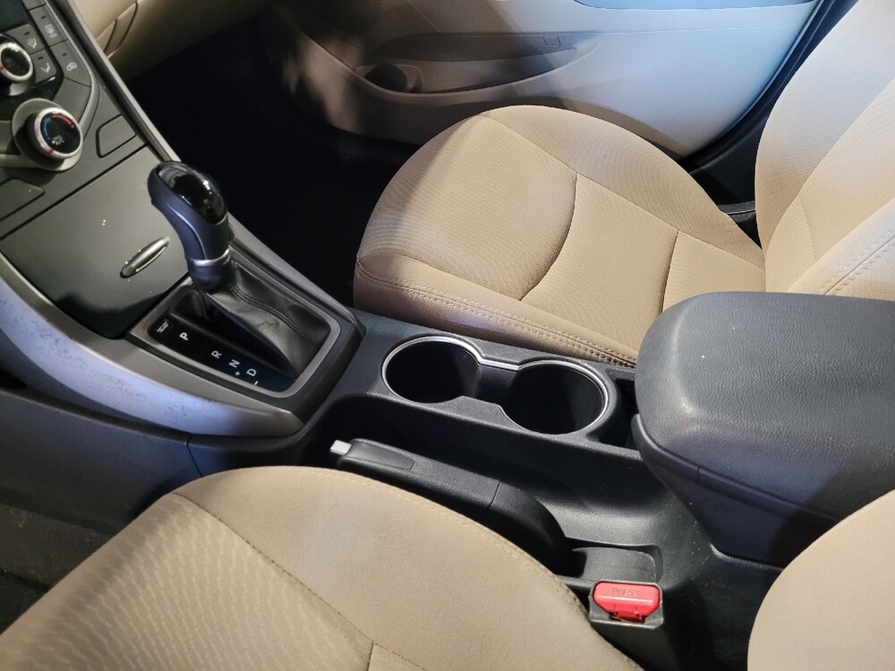 2016 Hyundai Elantra in Jacksonville, FL 32210 - 18132743 26