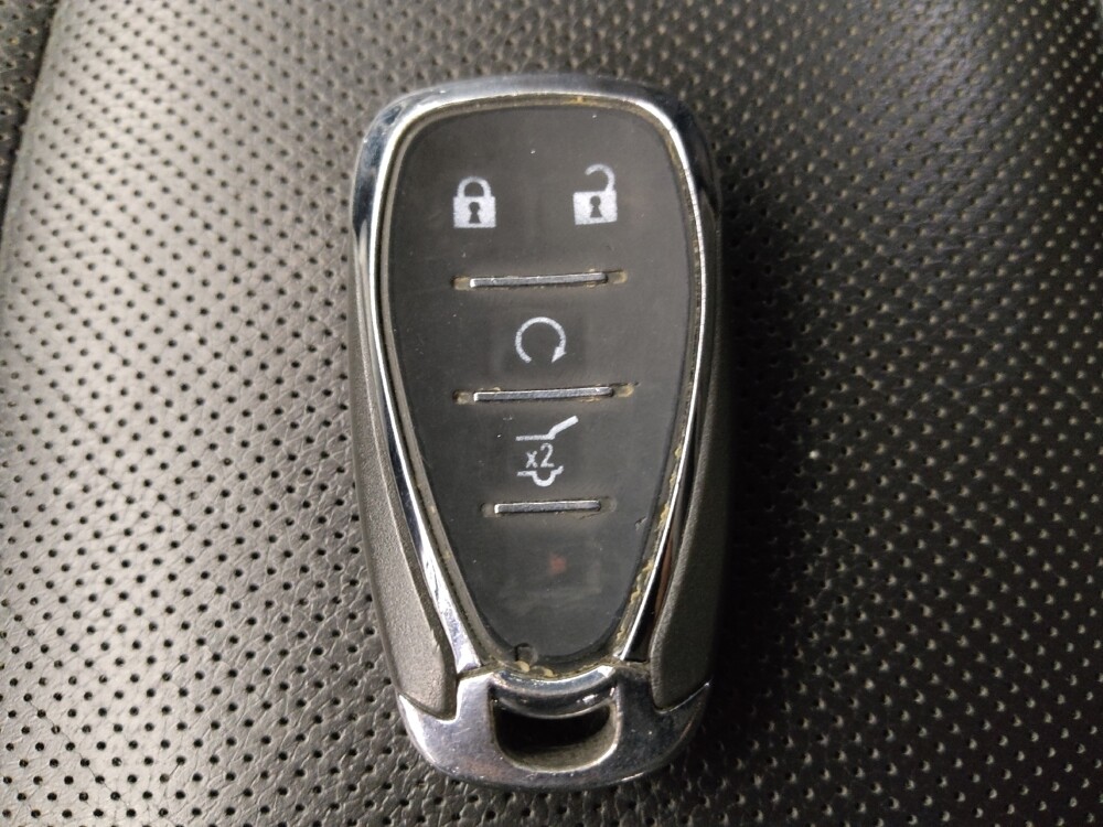 2020 Chevrolet Equinox in St. Louis, MO 63136 - 18132747 32