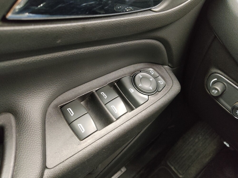 2020 Chevrolet Equinox in St. Louis, MO 63136 - 18132747 27