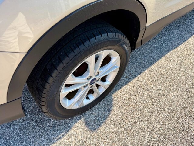 2017 Ford Escape in Baltimore, MD 21225 - 18132748 10