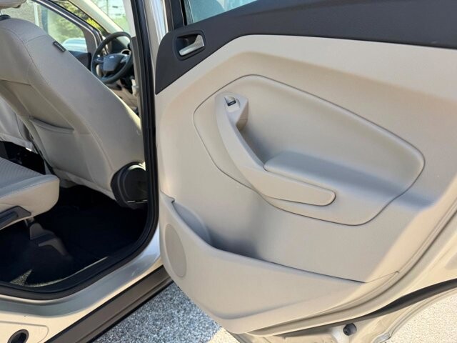 2017 Ford Escape in Baltimore, MD 21225 - 18132748 19