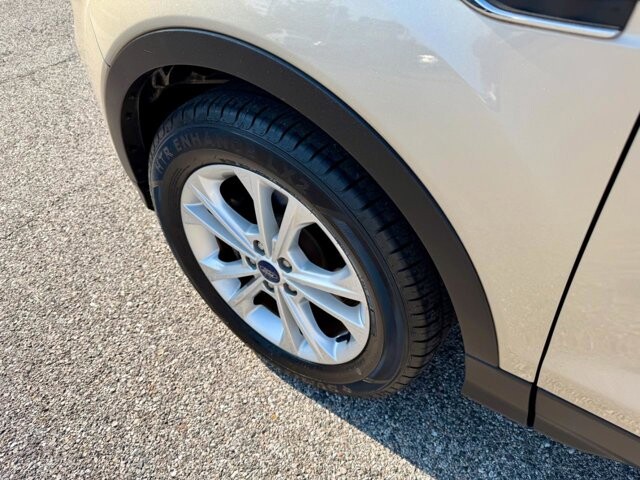 2017 Ford Escape in Baltimore, MD 21225 - 18132748 8