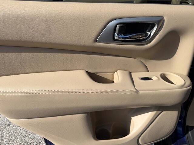 2018 Nissan Pathfinder in Baltimore, MD 21225 - 18132749 32