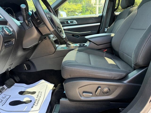 2017 Ford Explorer in Baltimore, MD 21225 - 18132755 31