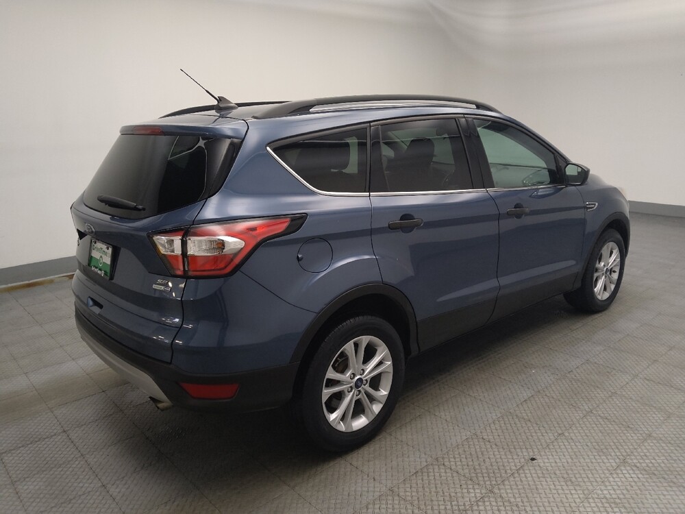 2018 Ford Escape in Lombard, IL 60148 - 18132767 10