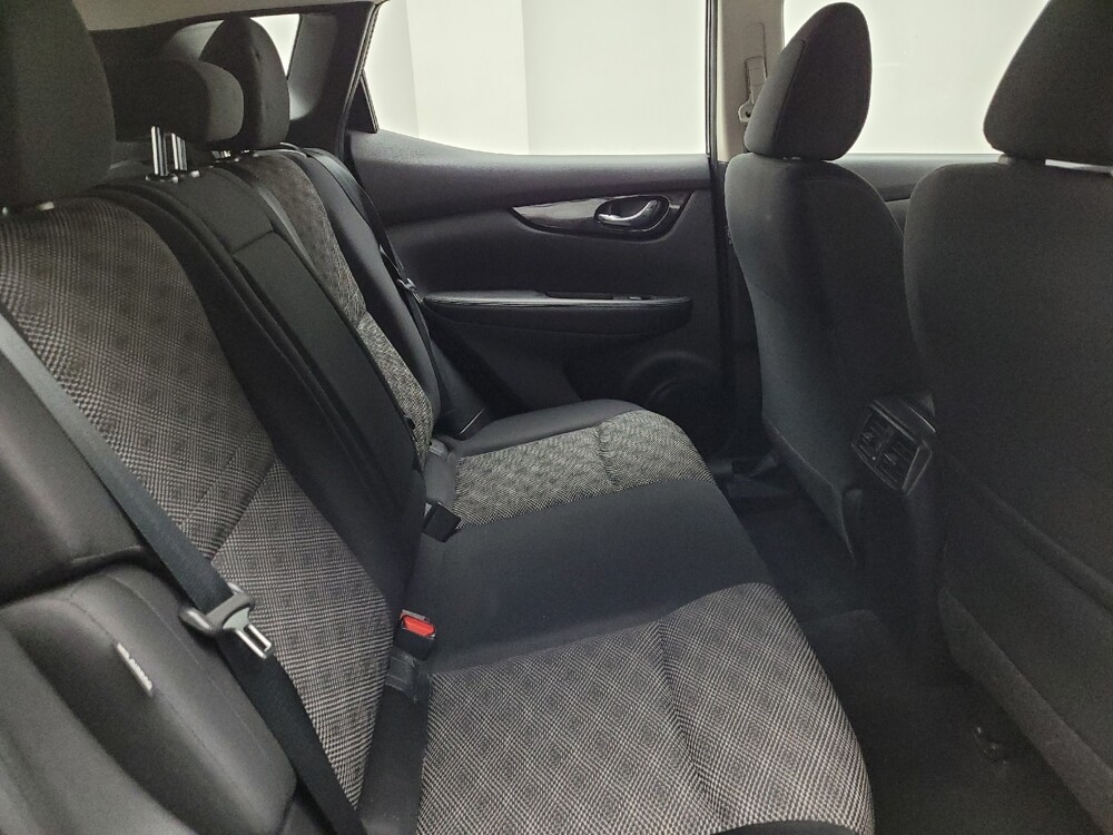 2021 Nissan Rogue Sport in Eastpointe, MI 48021 - 18132773 19