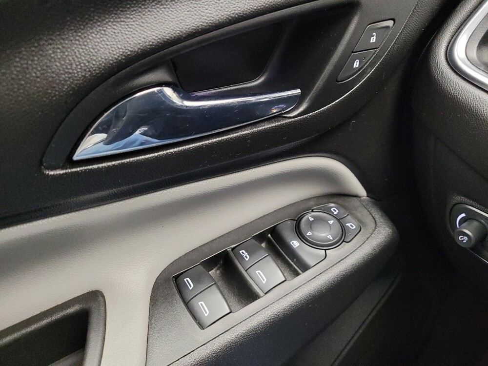 2021 Chevrolet Equinox in Taylor, MI 48180 - 18132774 27