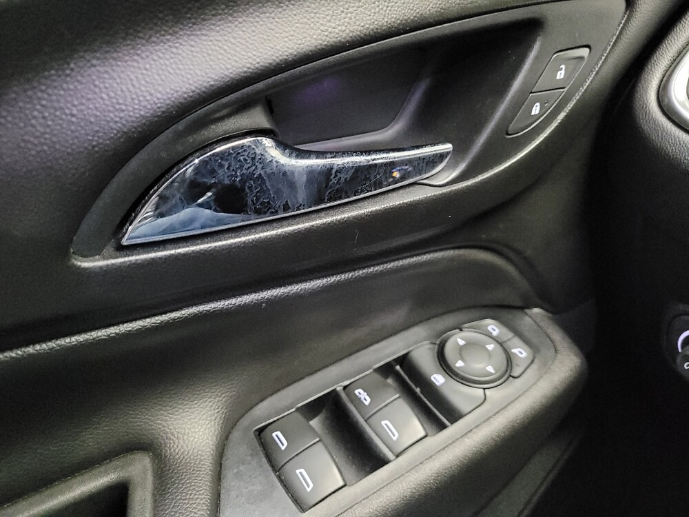 2019 Chevrolet Equinox in Eastpointe, MI 48021 - 18132775 27