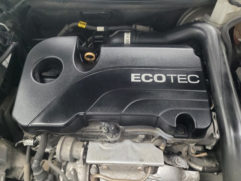 2020 Chevrolet Equinox in Ft Wayne, IN 46805 - 18132781 30