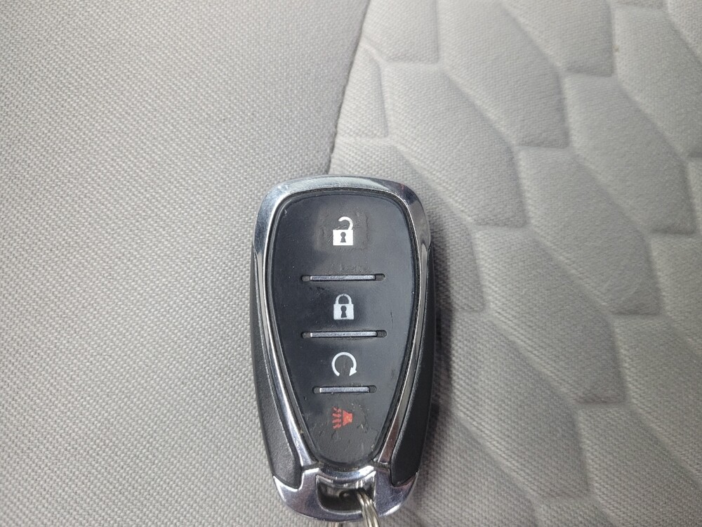 2020 Chevrolet Equinox in Ft Wayne, IN 46805 - 18132781 32