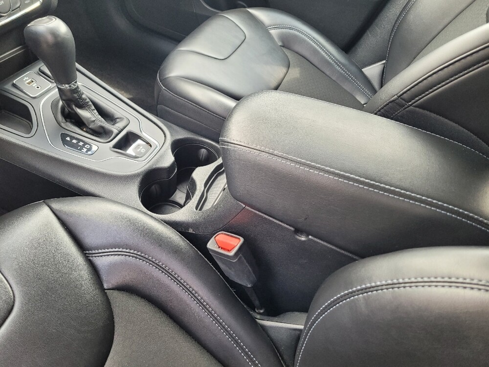 2019 Jeep Cherokee in Montclair, CA 91763 - 18132787 26