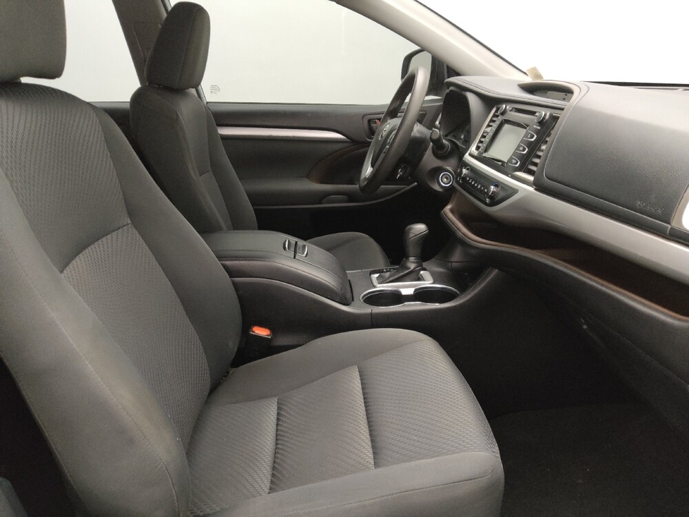 2019 Toyota Highlander in Kissimmee, FL 34744 - 18132798 21