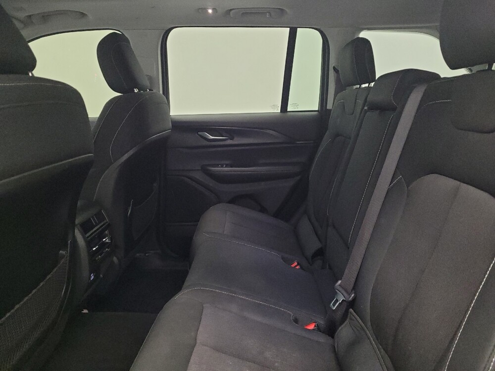 2023 Jeep Grand Cherokee in Columbus, OH 43228 - 18132801 18