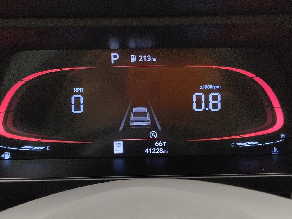 2024 Hyundai Elantra in Independence, MO 64055 - 18132817 23