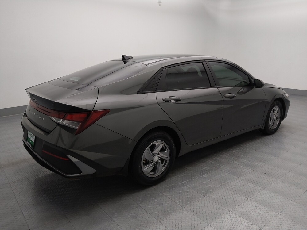 2024 Hyundai Elantra in Independence, MO 64055 - 18132817 10
