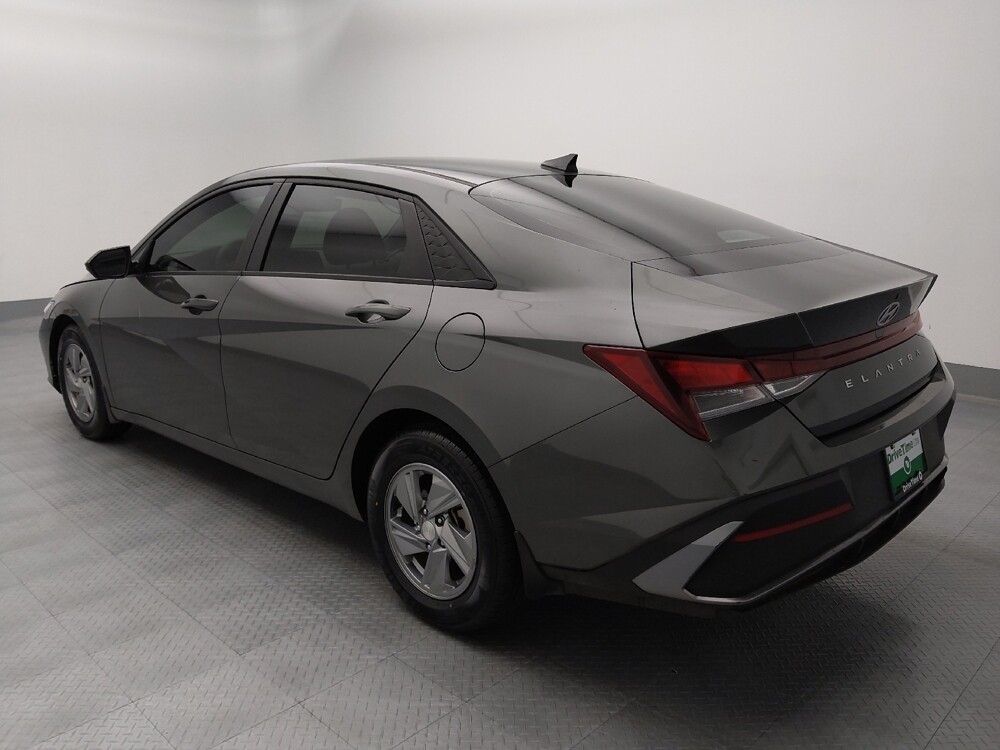 2024 Hyundai Elantra in Independence, MO 64055 - 18132817 3