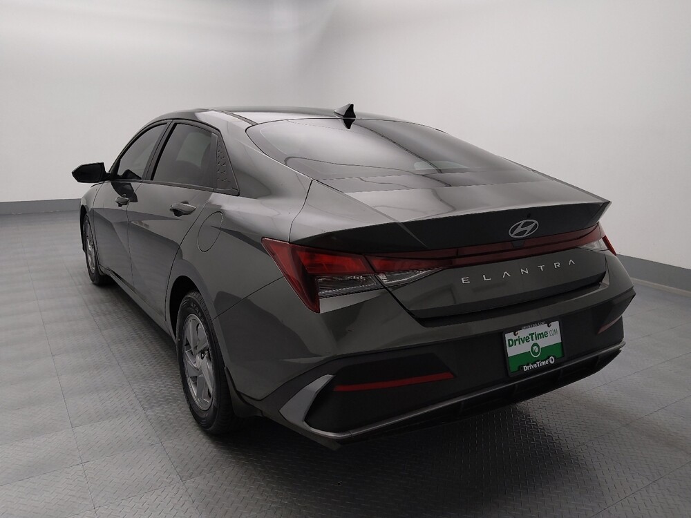 2024 Hyundai Elantra in Independence, MO 64055 - 18132817 5