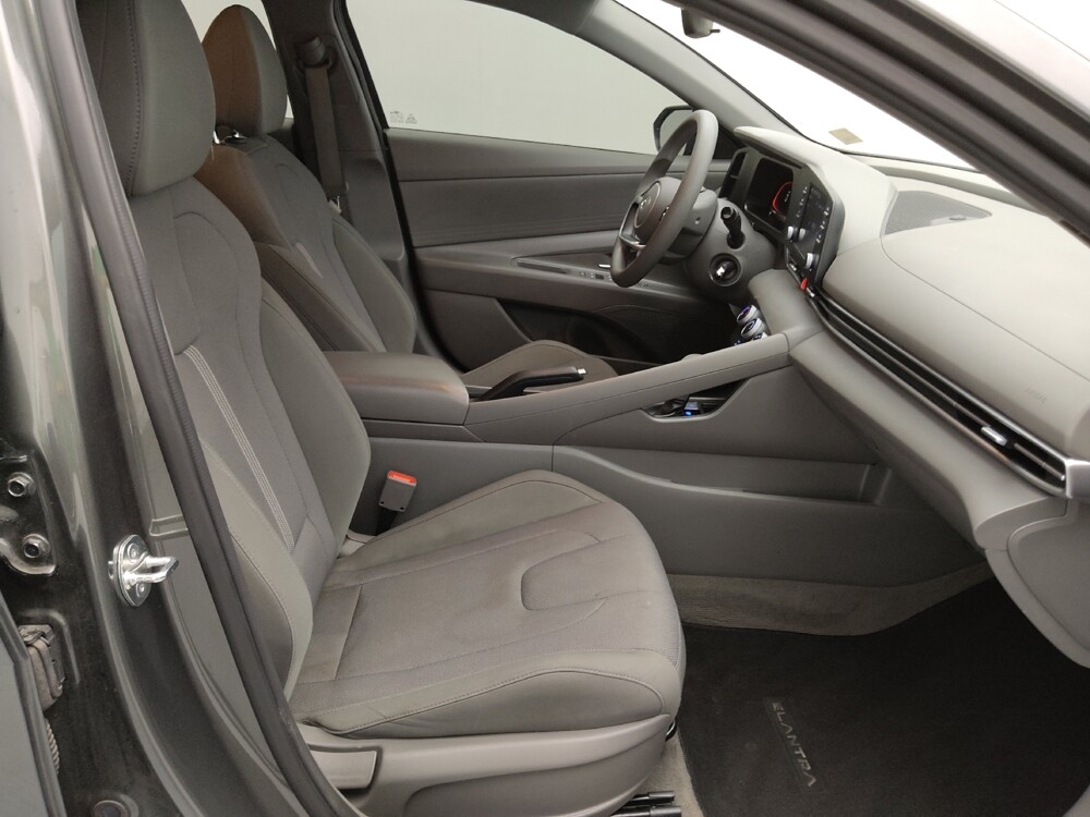 2024 Hyundai Elantra in Independence, MO 64055 - 18132817 21