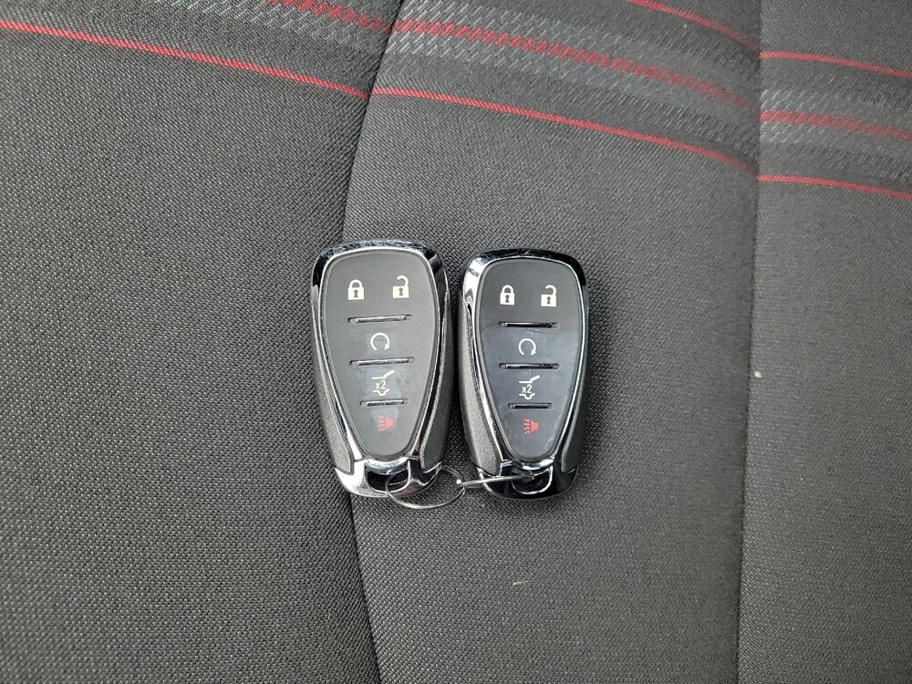 2023 Chevrolet Equinox in Eastpointe, MI 48021 - 18132821 32