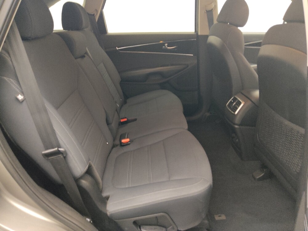2018 Kia Sorento in Jackson, MS 39211 - 18132826 19
