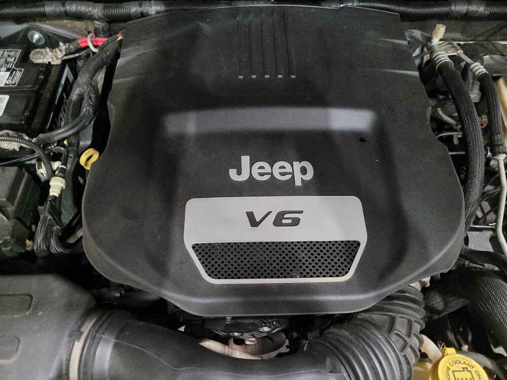 2016 Jeep Wrangler in Pittsburgh, PA 15237 - 18132828 30