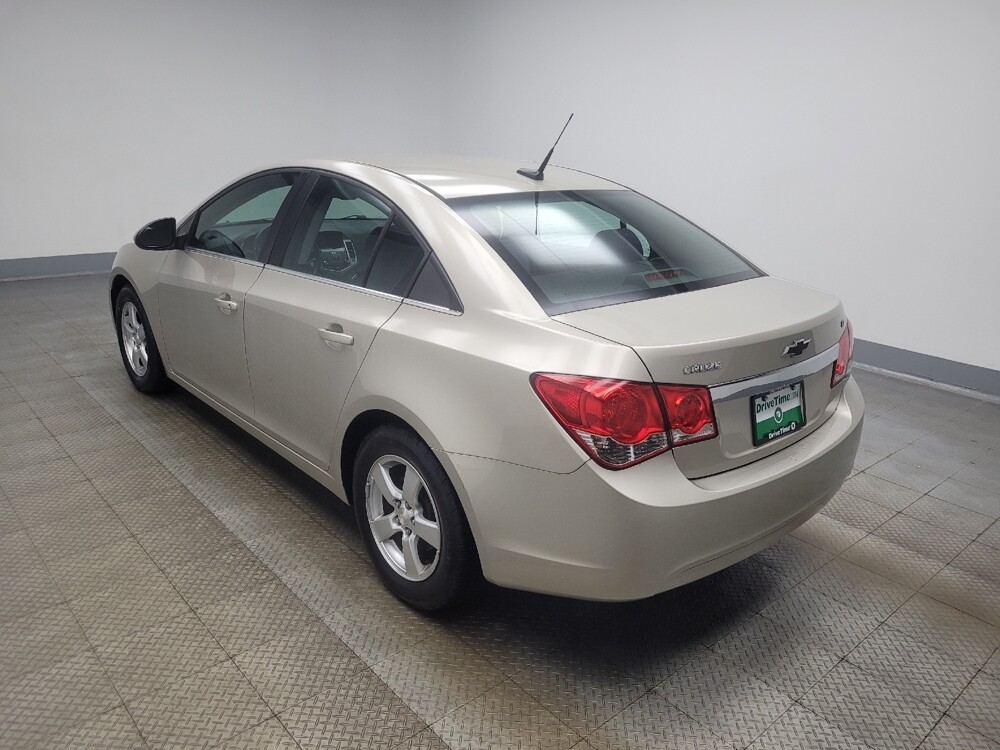 2014 Chevrolet Cruze in Indianapolis, IN 46219 - 18132831 3