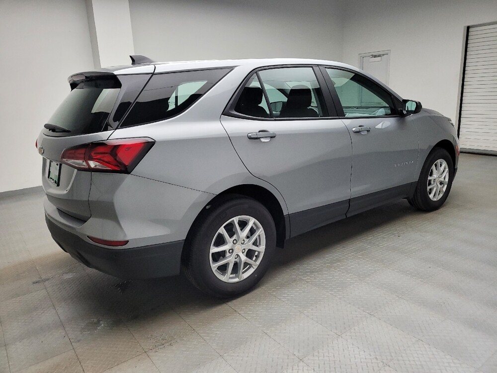 2024 Chevrolet Equinox in Eastpointe, MI 48021 - 18132837 10