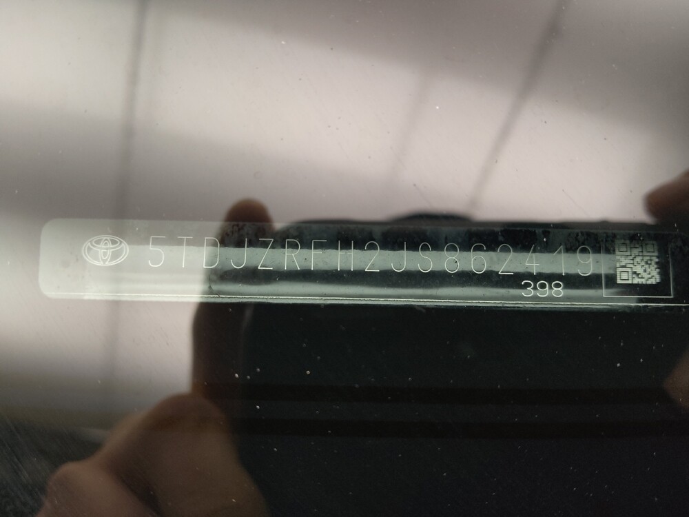 2018 Toyota Highlander in Des Moines, IA 50310 - 18132849 33