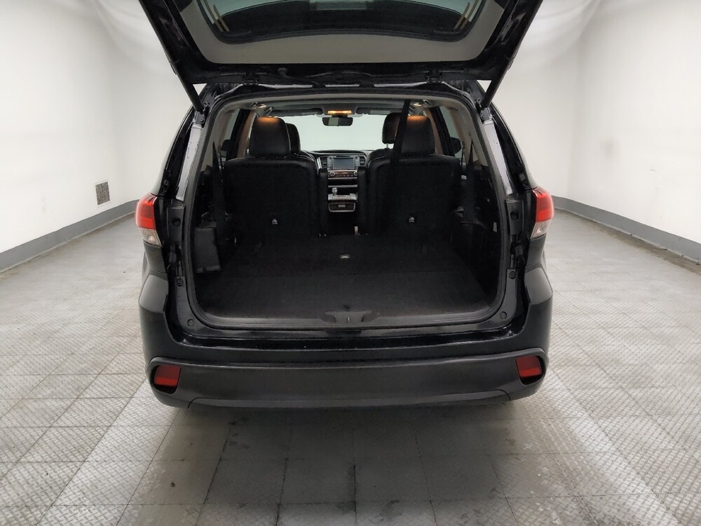 2018 Toyota Highlander in Des Moines, IA 50310 - 18132849 29