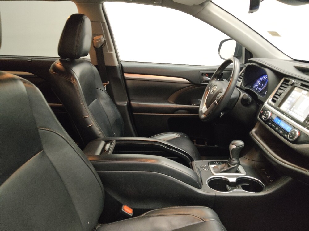 2018 Toyota Highlander in Des Moines, IA 50310 - 18132849 21
