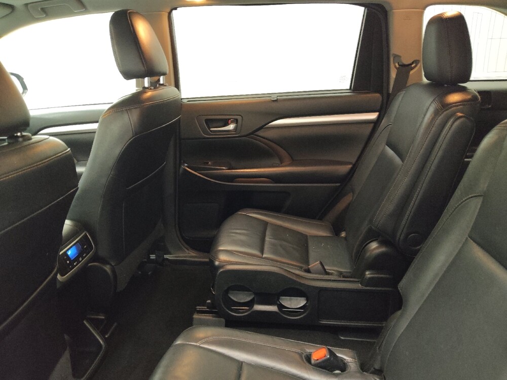 2018 Toyota Highlander in Des Moines, IA 50310 - 18132849 18