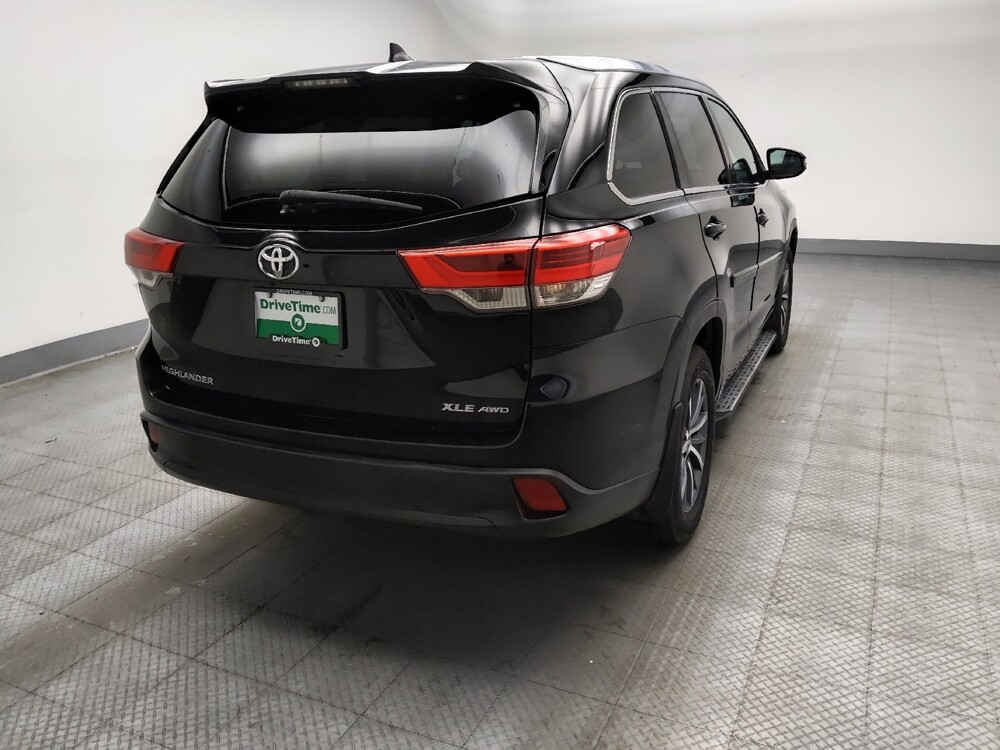 2018 Toyota Highlander in Des Moines, IA 50310 - 18132849 9