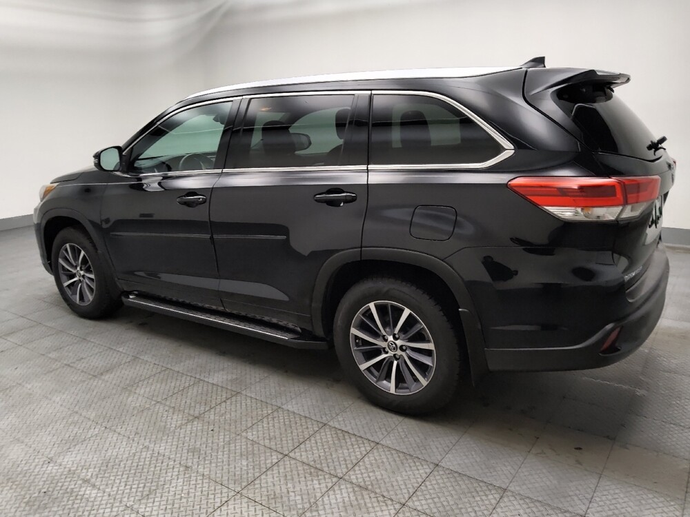 2018 Toyota Highlander in Des Moines, IA 50310 - 18132849 3