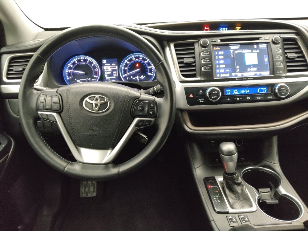 2018 Toyota Highlander in Des Moines, IA 50310 - 18132849 22