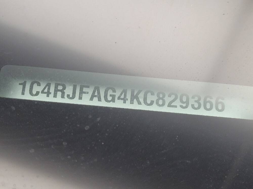 2019 Jeep Grand Cherokee in Mishawaka, IN 46545 - 18132851 33