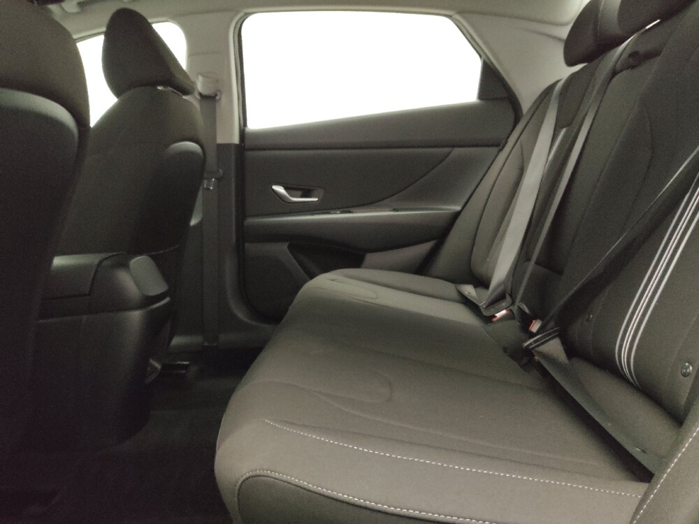 2025 Hyundai Elantra in Plano, TX 75074 - 18132855 17