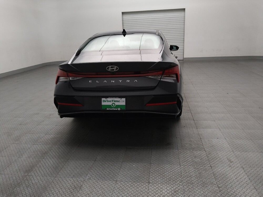 2025 Hyundai Elantra in Plano, TX 75074 - 18132855 7